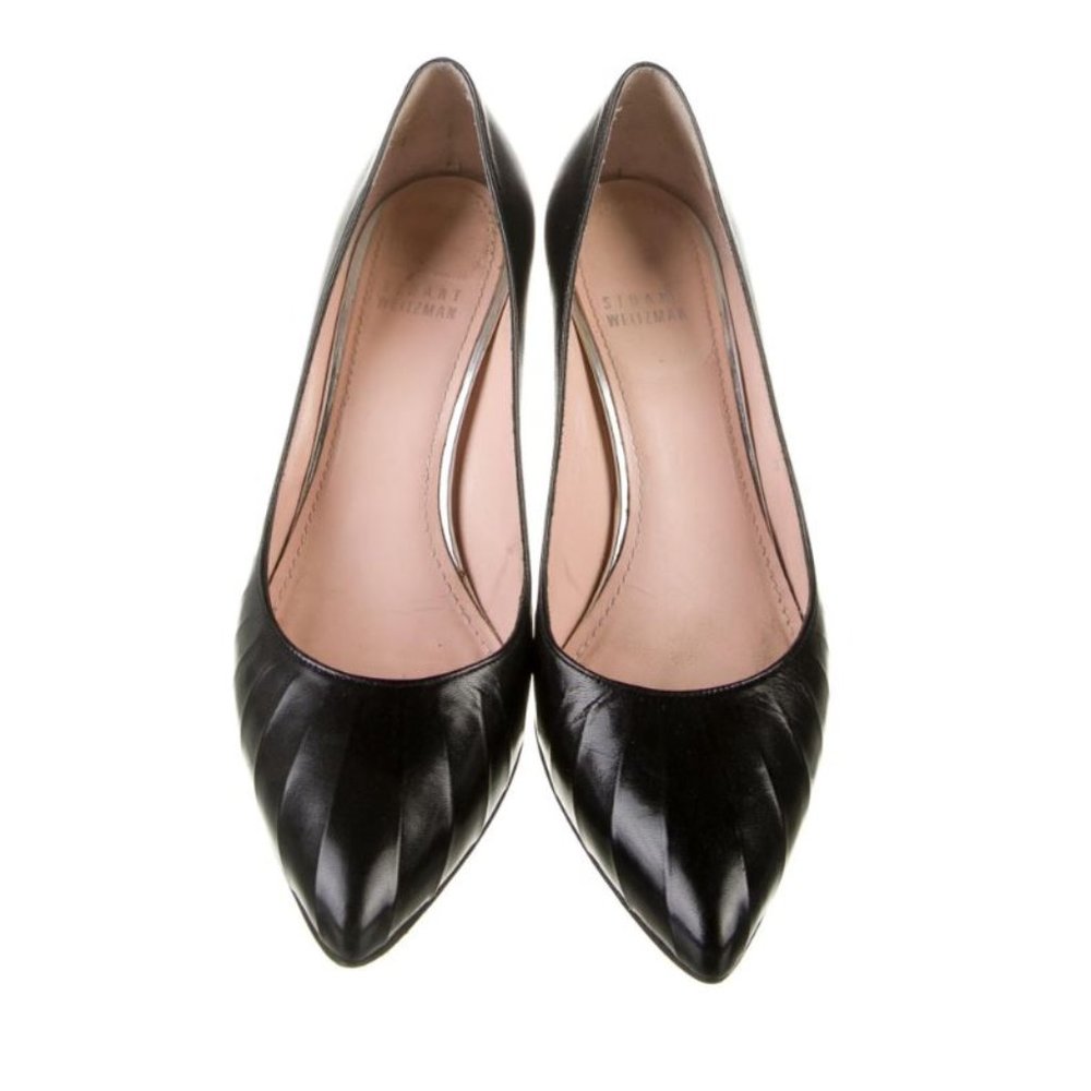 Gorgeous black leather Stuart Weitzman Pumps, Size 8, 3” heel
